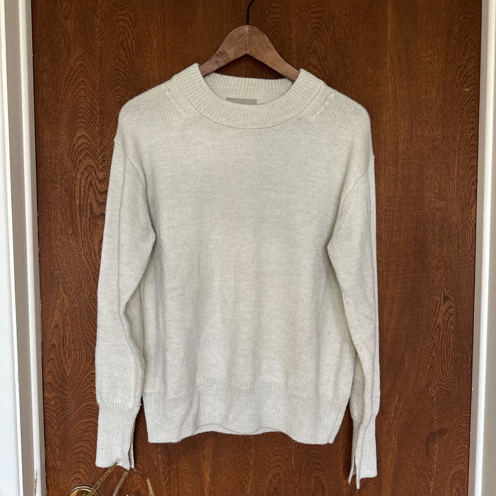 H&M light crewneck light sweater